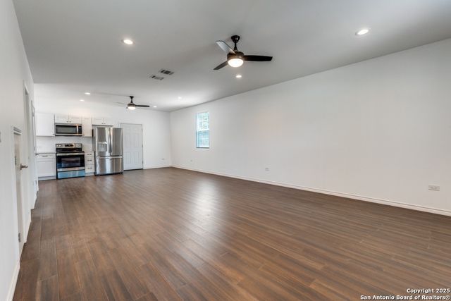156 Pioneer Rd, San Antonio, TX 78210