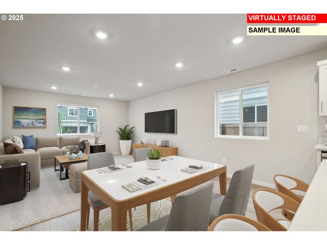 714 Merriott Ln, Woodburn, OR 97071