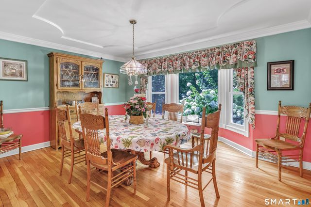 61 Greenbriar Road, Oxford, CT 06478