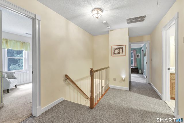 61 Greenbriar Road, Oxford, CT 06478