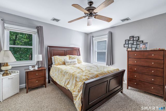 61 Greenbriar Road, Oxford, CT 06478
