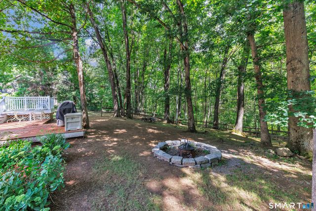 61 Greenbriar Road, Oxford, CT 06478