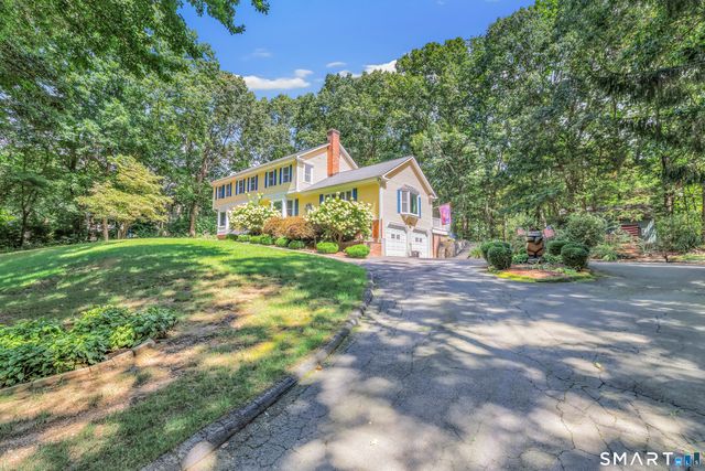 61 Greenbriar Road, Oxford, CT 06478