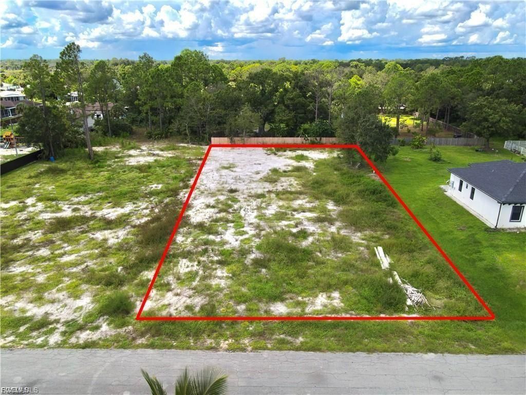 609 Columbus AVE, LEHIGH ACRES, FL 33972 — photo 2