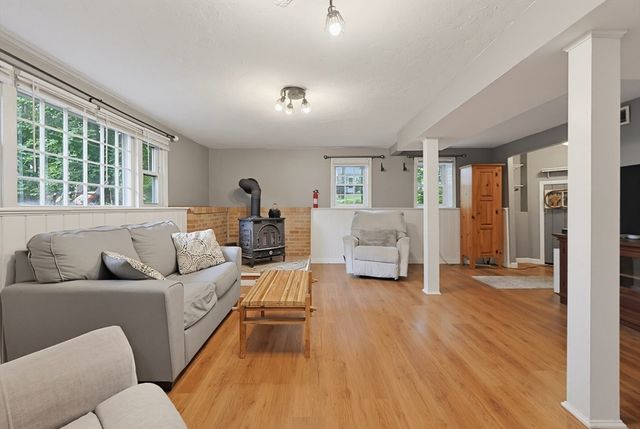 41 Myrtle St, Rockland, MA 02370