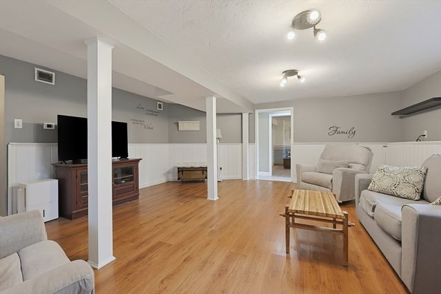 41 Myrtle St, Rockland, MA 02370