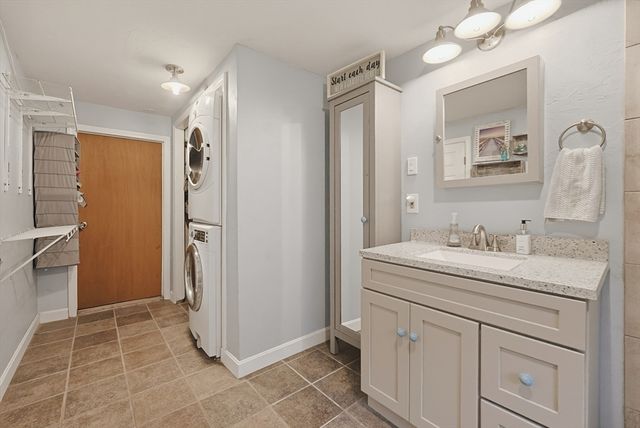41 Myrtle St, Rockland, MA 02370