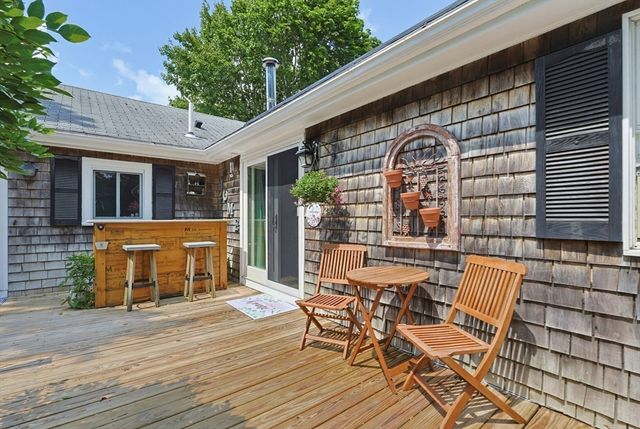41 Myrtle St, Rockland, MA 02370
