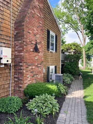 41 Myrtle St, Rockland, MA 02370