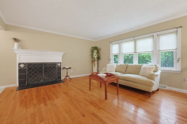 41 Myrtle St, Rockland, MA 02370
