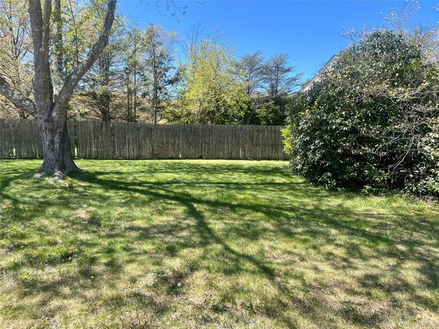 2 Peters Lane, Port Jefferson, NY 11776