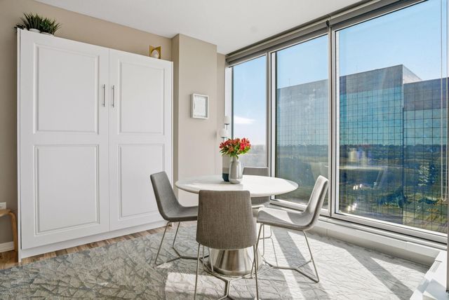 8161 33rd Avenue S 1401, Bloomington, MN 55425