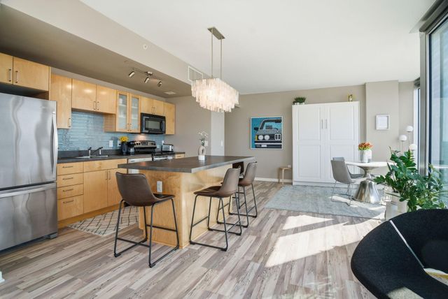 8161 33rd Avenue S 1401, Bloomington, MN 55425