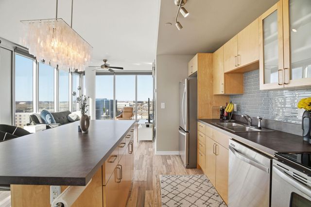 8161 33rd Avenue S 1401, Bloomington, MN 55425