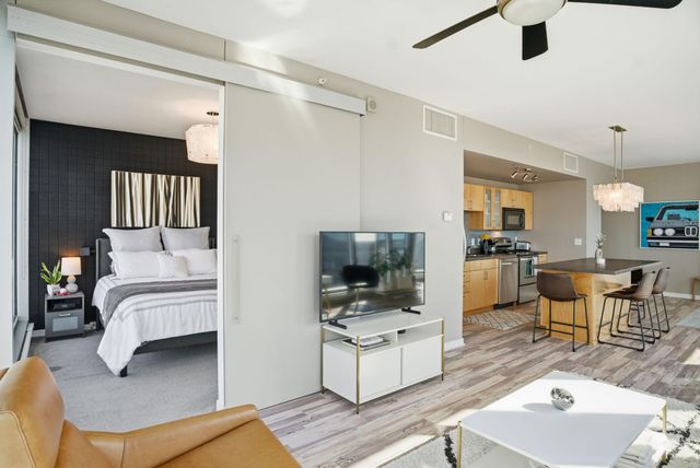 8161 33rd Avenue S 1401, Bloomington, MN 55425