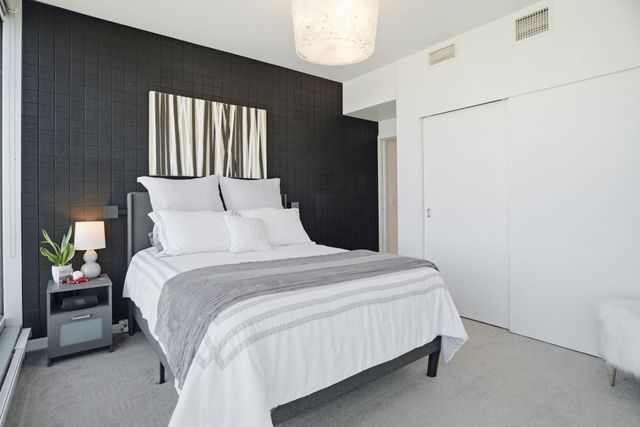 8161 33rd Avenue S 1401, Bloomington, MN 55425