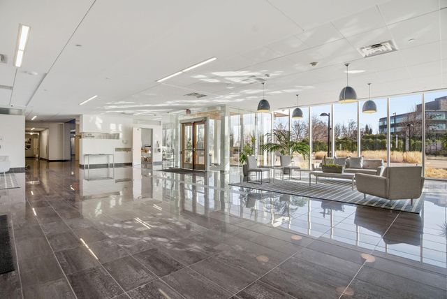 8161 33rd Avenue S 1401, Bloomington, MN 55425