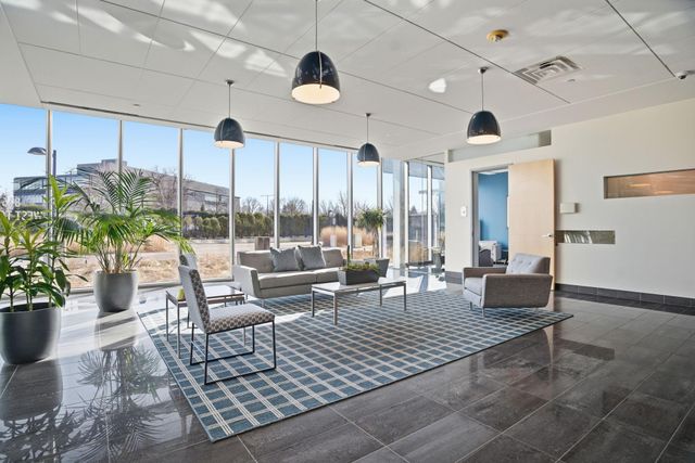 8161 33rd Avenue S 1401, Bloomington, MN 55425