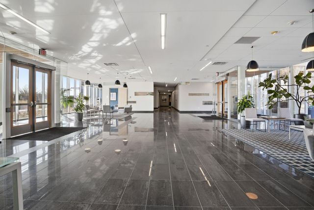 8161 33rd Avenue S 1401, Bloomington, MN 55425