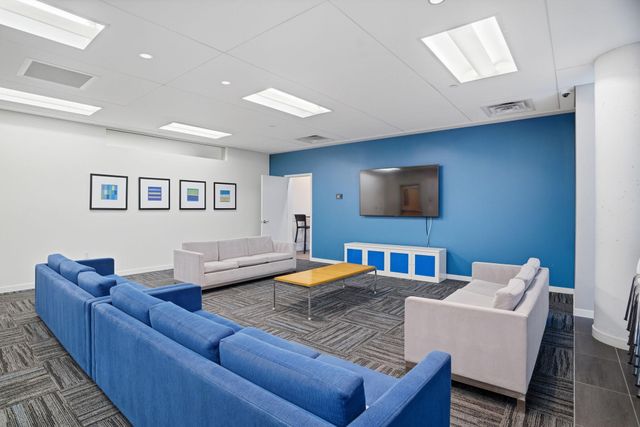 8161 33rd Avenue S 1401, Bloomington, MN 55425