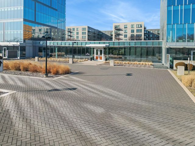 8161 33rd Avenue S 1401, Bloomington, MN 55425