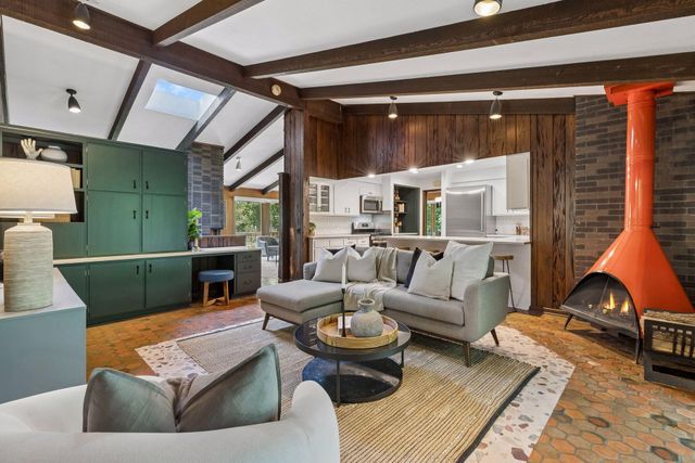 8 Sandpiper Lane, North Oaks, MN 55127