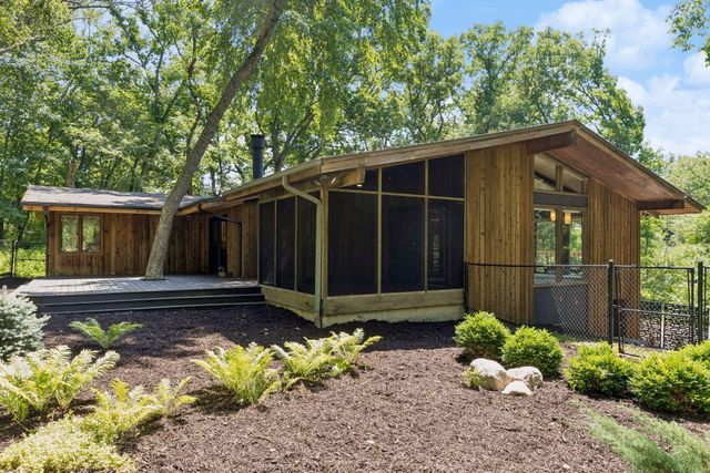 8 Sandpiper Lane, North Oaks, MN 55127