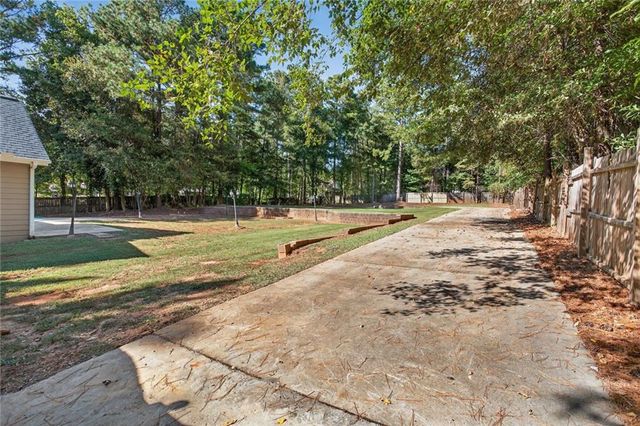 210 Riveredge Way, Mcdonough, GA 30252