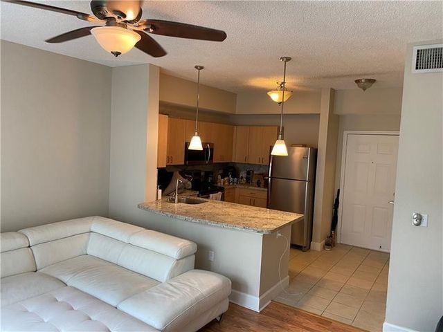 533 NE 3rd Avenue 423, Fort Lauderdale, FL 33301