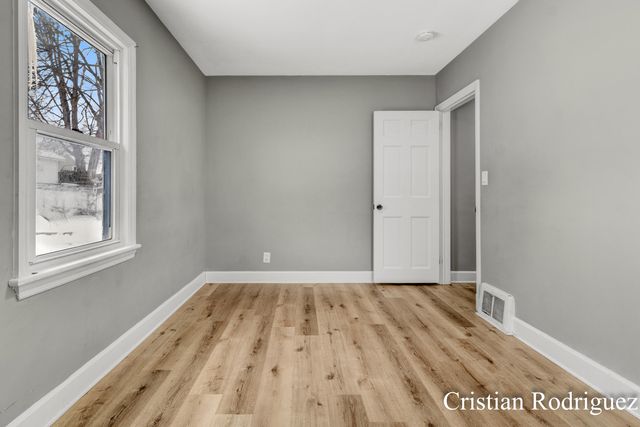 1118 Dunham Street SE, Grand Rapids, MI 49506