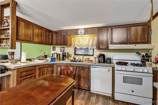 38 Harmony Lane, Cheektowaga, NY 14225