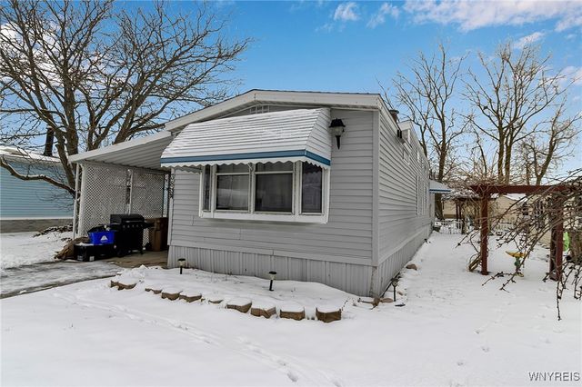 38 Harmony Lane, Cheektowaga, NY 14225