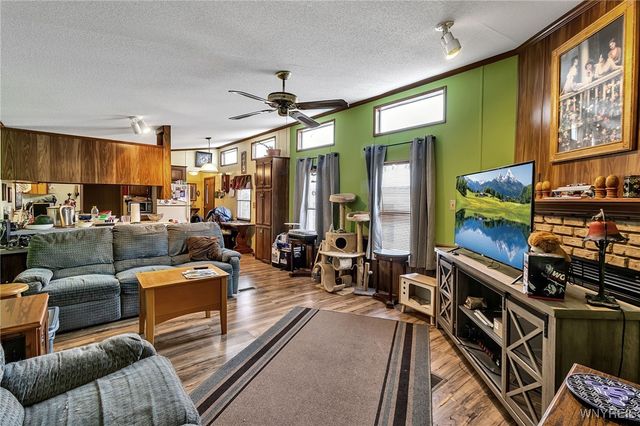 38 Harmony Lane, Cheektowaga, NY 14225