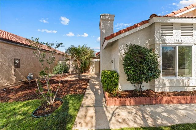 3515 E Avenue R12, Palmdale, CA 93550