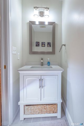 20 Gaylord Mountain Road, Hamden, CT 06518