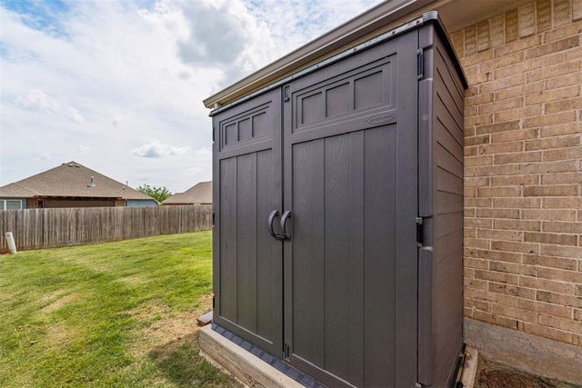 15920 Capri Lane, Edmond, OK 73013