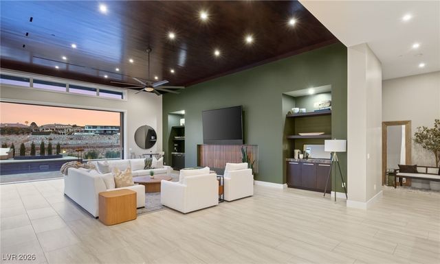 1376 Opal Valley Street, Henderson, NV 89052