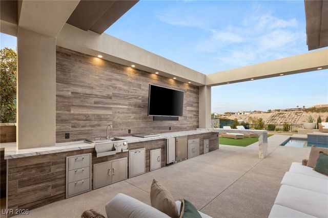 1376 Opal Valley Street, Henderson, NV 89052