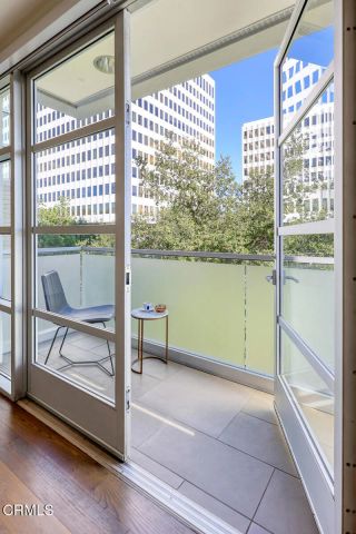 257 S Hudson Avenue 301, Pasadena, CA 91101