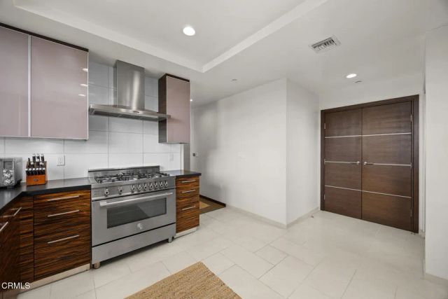 257 S Hudson Avenue 301, Pasadena, CA 91101