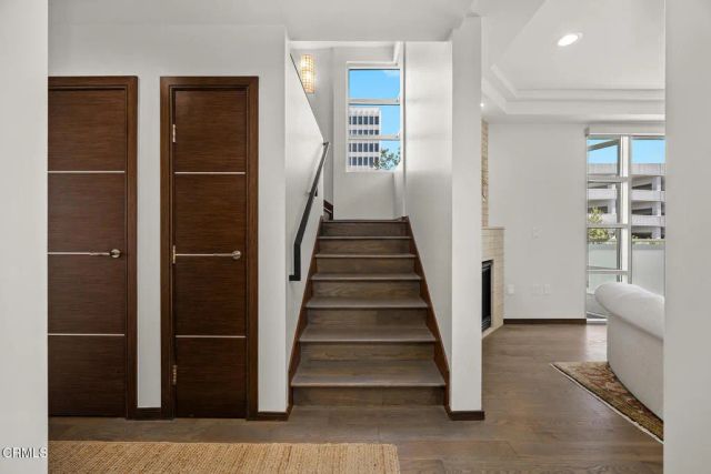 257 S Hudson Avenue 301, Pasadena, CA 91101