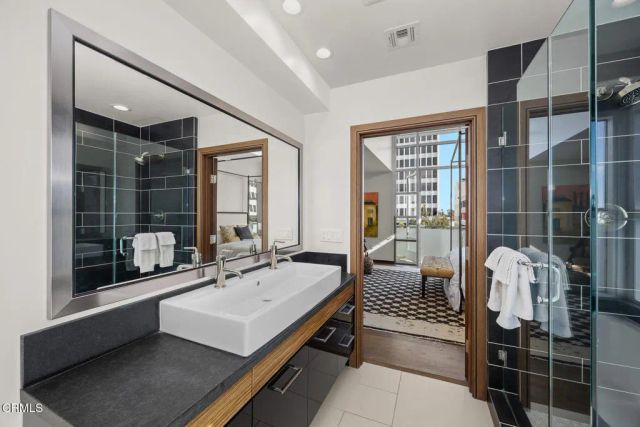 257 S Hudson Avenue 301, Pasadena, CA 91101