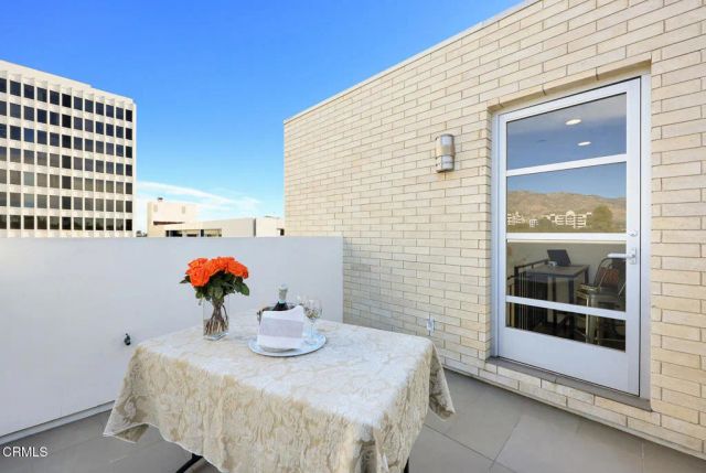 257 S Hudson Avenue 301, Pasadena, CA 91101