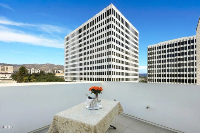 257 S Hudson Avenue 301, Pasadena, CA 91101