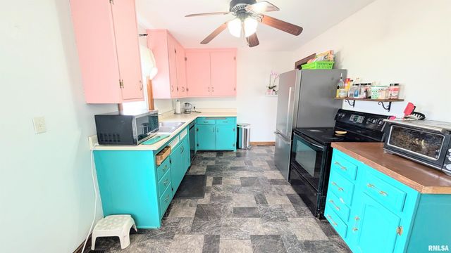 323 W HILDA Court, Chillicothe, IL 61523