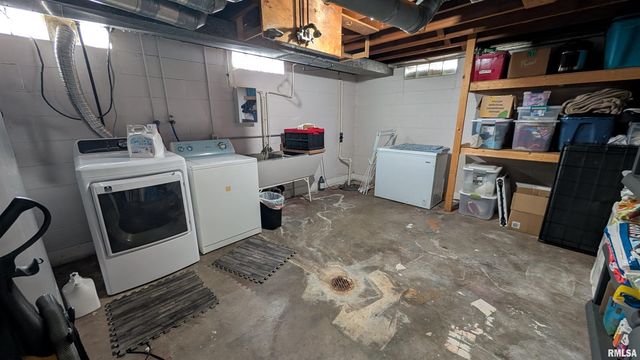 323 W HILDA Court, Chillicothe, IL 61523