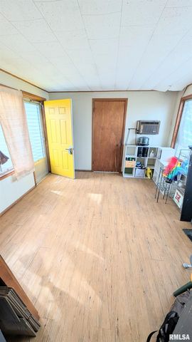 323 W HILDA Court, Chillicothe, IL 61523