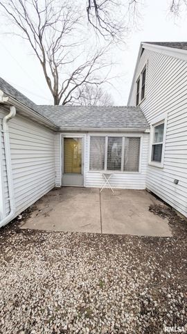 323 W HILDA Court, Chillicothe, IL 61523