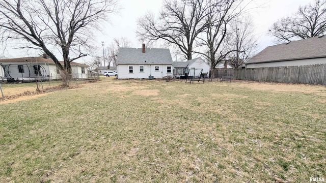 323 W HILDA Court, Chillicothe, IL 61523