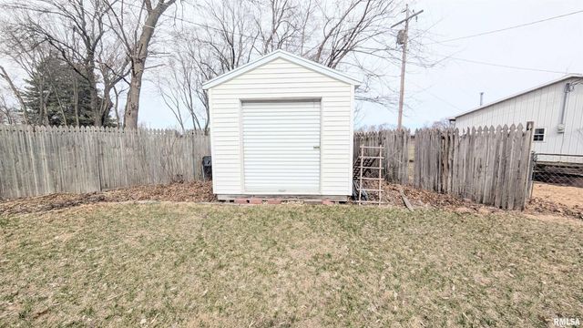 323 W HILDA Court, Chillicothe, IL 61523